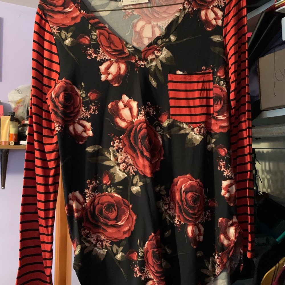 A.gain flower striped top